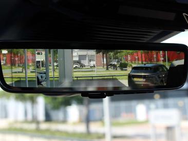 Land Rover Range Rover P550e — photo 31