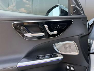 Mercedes Classe C Berline 300 E — photo 8
