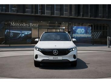 Mercedes EQA 300 4MATIC — photo 4