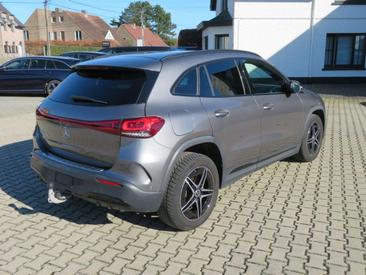 Mercedes EQA 250 — photo 12