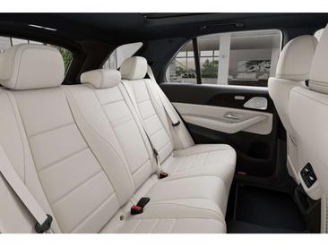 Mercedes GLE 300 D — photo 9
