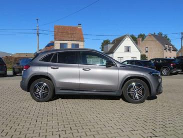 Mercedes EQA 250 — photo 13