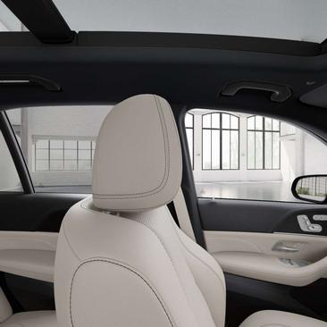 Mercedes GLE 300 D — photo 15
