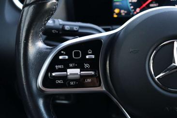 Mercedes GLA 250e — photo 9
