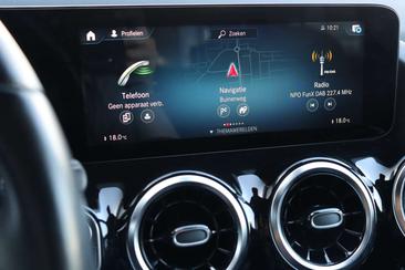 Mercedes GLA 250e — photo 13