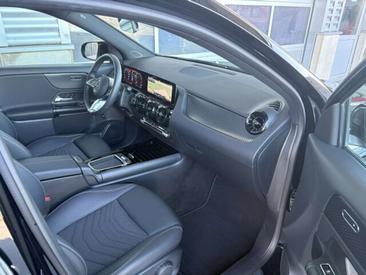 Mercedes GLA 200 — photo 11
