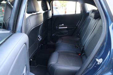 Mercedes GLA 250e — photo 20