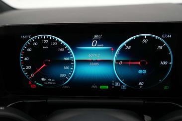 Mercedes EQA 350 — photo 14
