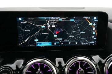 Mercedes EQA 350 — photo 15
