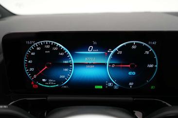 Mercedes EQA 250 — photo 14