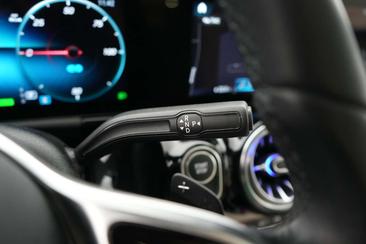 Mercedes EQA 250 — photo 16