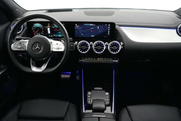 Mercedes EQA 250 — photo 13