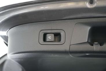 Mercedes EQA 350 — photo 23