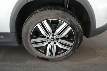 Mercedes EQA 250 — photo 19