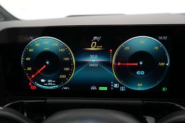 Mercedes EQA 250 — photo 14