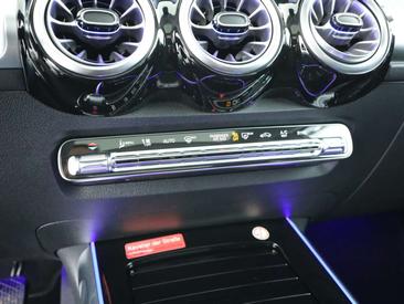 Mercedes GLB 200d — photo 14
