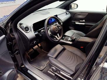 Mercedes EQA 250 — photo 9