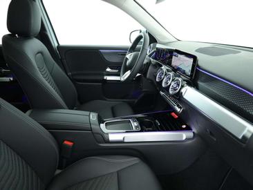 Mercedes GLB 200d — photo 17