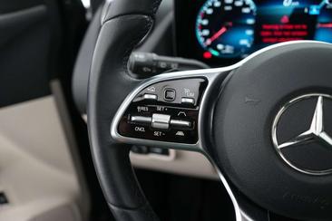 Mercedes EQA 350 — photo 29