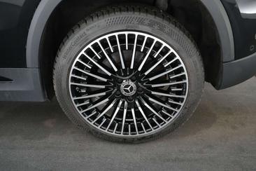 Mercedes EQA 250 — photo 19