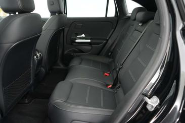 Mercedes EQA 250 — photo 20