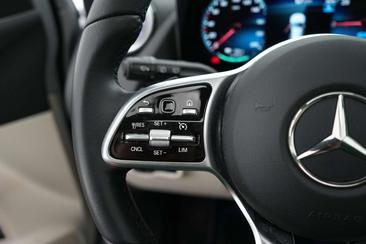 Mercedes EQA 250 — photo 29