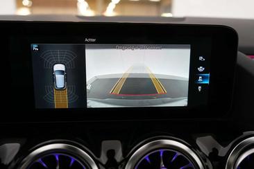 Mercedes EQA 350 — photo 37