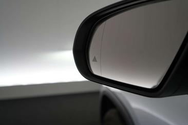 Mercedes EQA 250 — photo 32