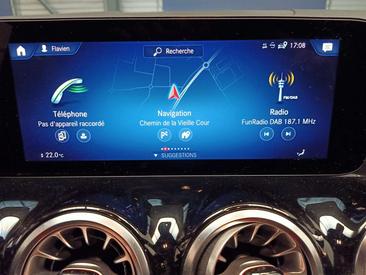 Mercedes EQA 250 — photo 19