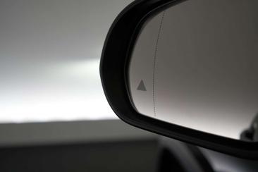 Mercedes EQA 250 — photo 34