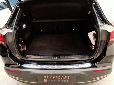 Mercedes EQA 250 — photo 28