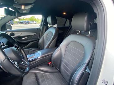 Mercedes GLC 300 D — photo 16