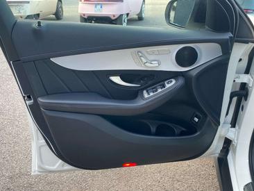 Mercedes GLC 300 D — photo 17