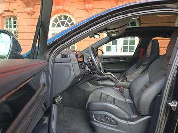 Porsche Cayenne III GTS — photo 26
