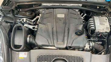Porsche Macan S — photo 14