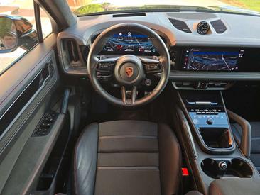 Porsche Cayenne III GTS — photo 41