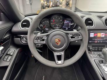 Porsche 718 Cabriolet Boxster — photo 11
