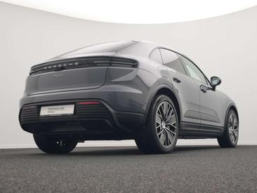Porsche Macan Electric — photo 9