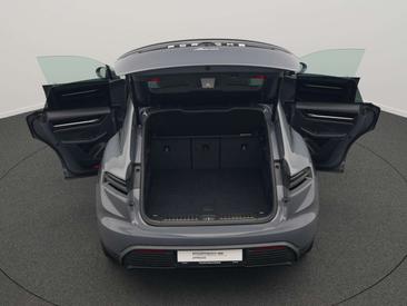 Porsche Macan Electric — photo 11