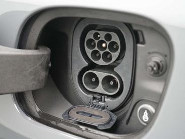 Porsche Macan Electric — photo 16