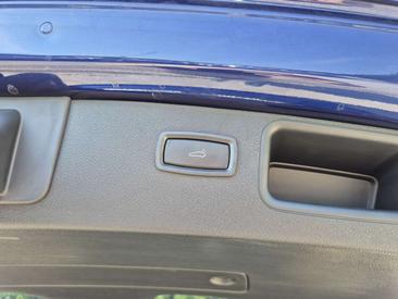 Porsche Macan S — photo 17