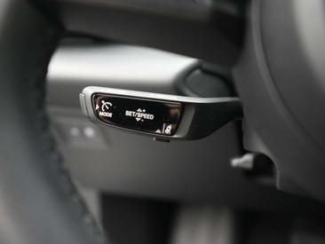Porsche Macan Electric — photo 35