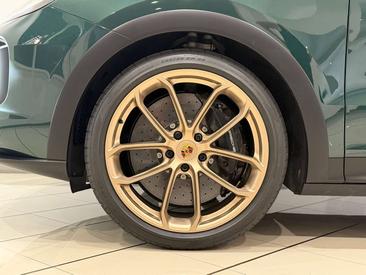 Porsche Cayenne III Turbo GT — photo 9