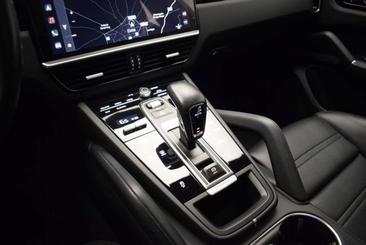 Porsche Cayenne III — photo 13