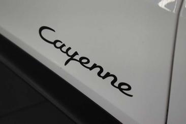 Porsche Cayenne III — photo 25