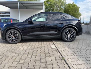 Porsche Macan Electric — photo 2