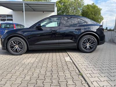 Porsche Macan Electric