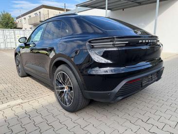 Porsche Macan Electric — photo 3