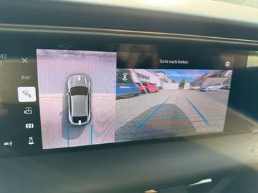 Porsche Macan Electric — photo 8
