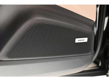 Porsche Macan Electric — photo 20